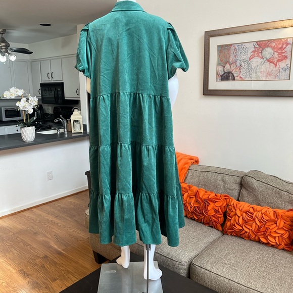 ❣️🆕 Crown & Ivy Plus Size Puff Sleeve Green Corduroy Dress❣️ - Picture 7 of 10